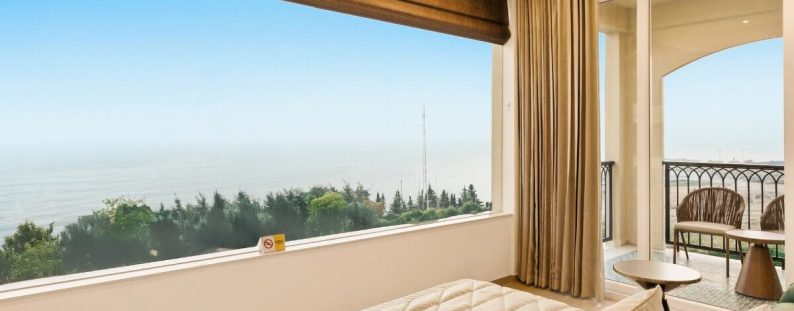 ocean view lounge room