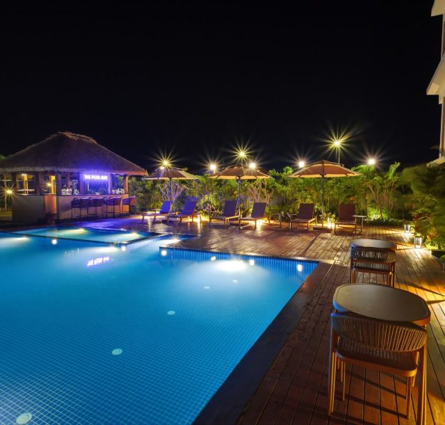amaari resort pool bar