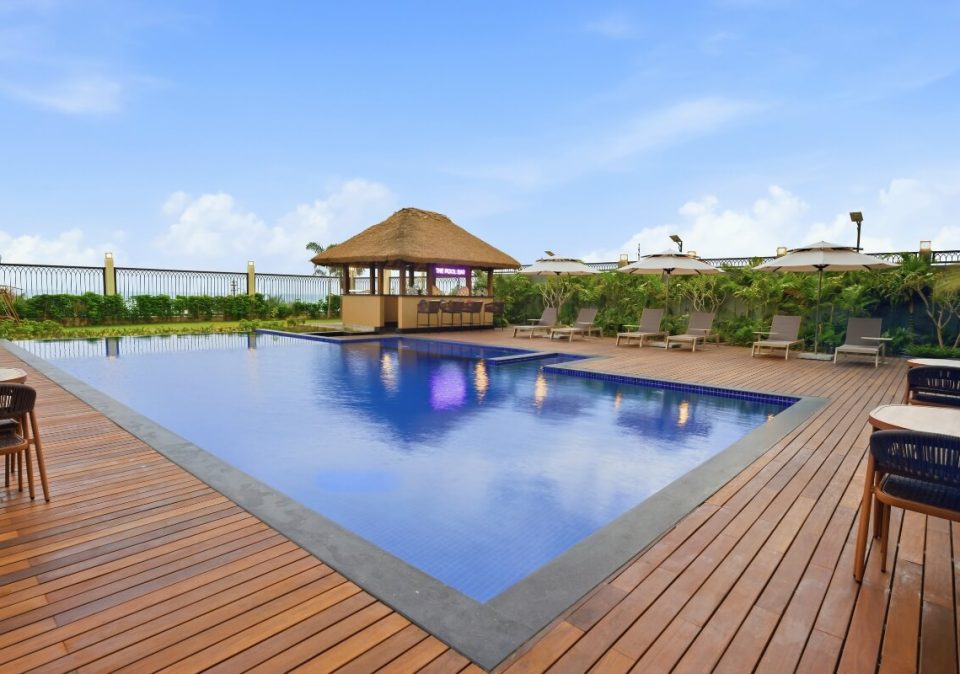 amaari resort outdoor pool