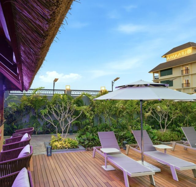 swimming pool lounge amaari